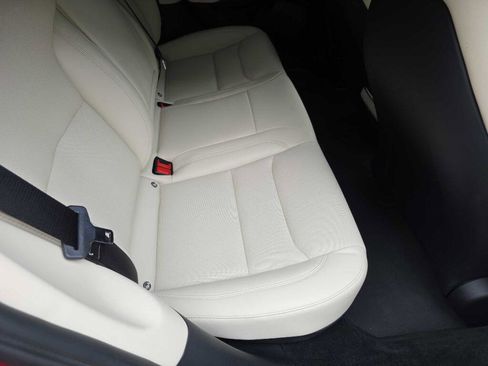 Used 2022 Tesla Model S image 18