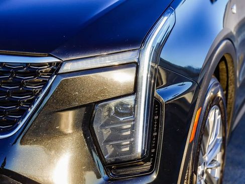 Used 2024 Cadillac XT4 Premium Luxury image 5