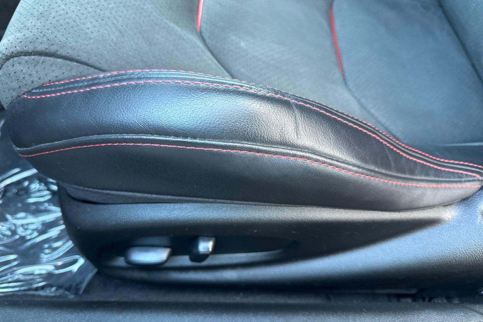 Used 2021 Chevrolet Camaro ZL1 RWD image 13