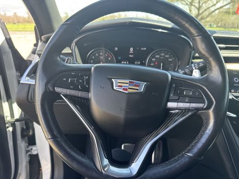 Used 2021 Cadillac XT6 Sport image 16