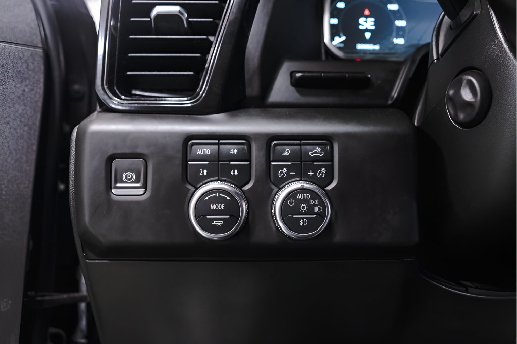 Used 2024 GMC Sierra 1500 AT4 w/ Technology Package AWD/4WD image 20