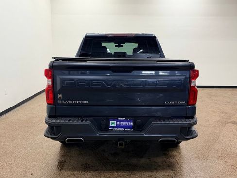 Used 2019 Chevrolet Silverado 1500 Custom w/ Custom Value Package AWD/4WD image 4