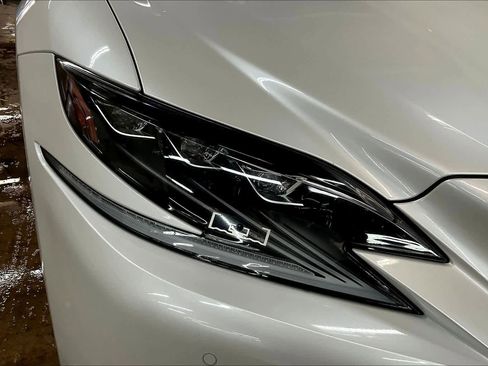 Used 2020 Lexus LS 500 image 31