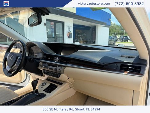 Used 2013 Lexus ES 350 w/ Luxury Pkg FWD image 19