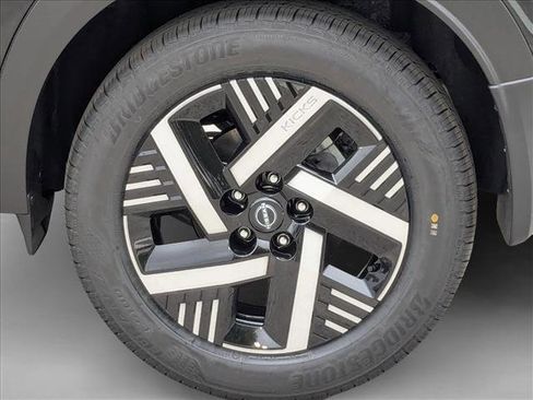 New 2026 Nissan Kicks SV image 10