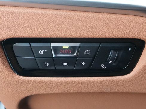 Used 2025 BMW 330i Sedan RWD image 15