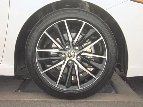 Used 2023 Toyota Camry SE image 11