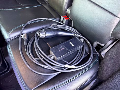 Used 2023 Jeep Wrangler Unlimited Rubicon 4xe image 18