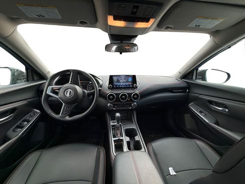 Used 2025 Nissan Sentra SR w/ SR Premium Package image 9