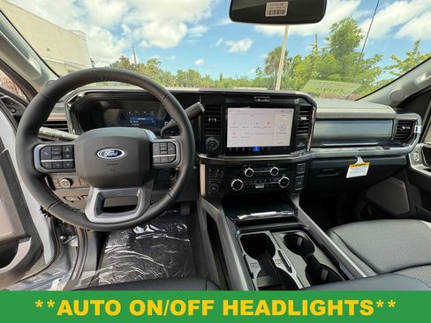 New 2026 Ford F250 Lariat w/ Black Appearance Package AWD/4WD image 8