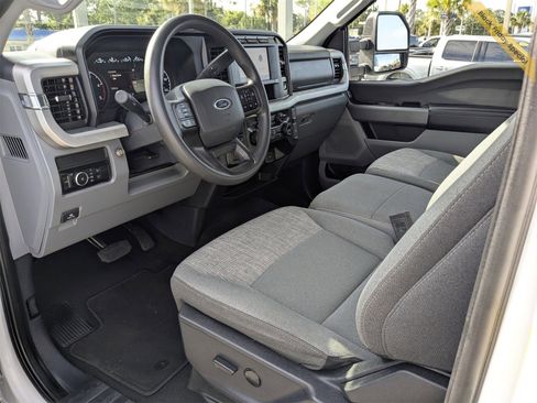 Used 2024 Ford F350 XLT image 3