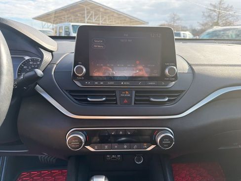 Used 2019 Nissan Altima 2.5 SV image 18