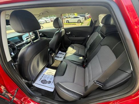 Used 2020 Kia Niro EX w/ Cold Weather Package FWD image 22