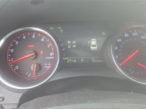 Used 2018 Toyota Camry XSE image 32