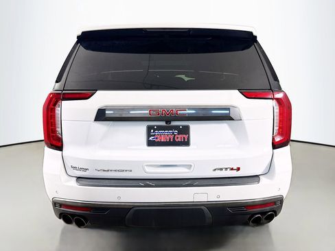 Used 2023 GMC Yukon AT4 w/ AT4 Premium Package AWD/4WD image 9