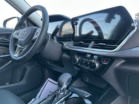 New 2026 Chevrolet Trax ACTIV w/ Sunroof Package FWD image 28