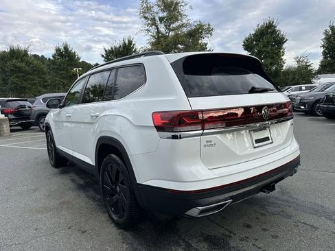 New 2025 Volkswagen Atlas SE image 3