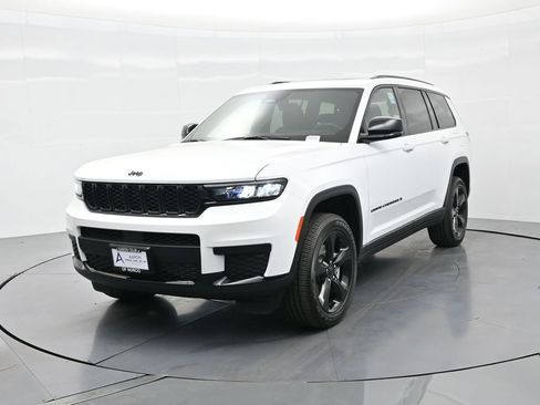 New 2025 Jeep Grand Cherokee L Altitude image 2