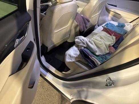 Used 2023 Buick Envision Essence image 16