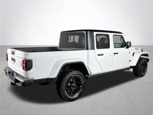 New 2025 Jeep Gladiator Willys image 6