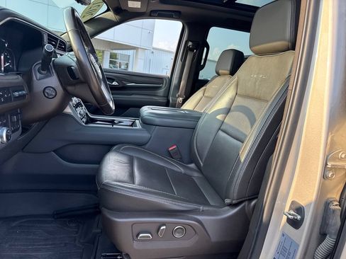 Used 2021 GMC Yukon Denali w/ Denali Premium Package AWD/4WD image 17