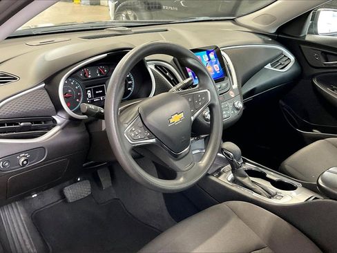 Used 2024 Chevrolet Malibu LT image 4
