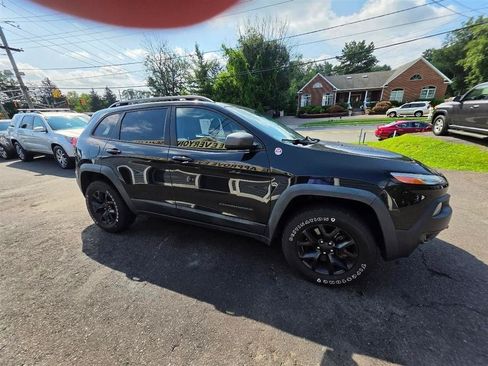 Used 2016 Jeep Cherokee Trailhawk w/ Cold Weather Group AWD/4WD image 9