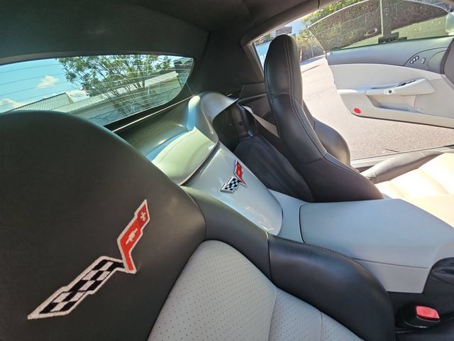 Used 2008 Chevrolet Corvette Convertible w/ Preferred Equipment Group RWD image 24