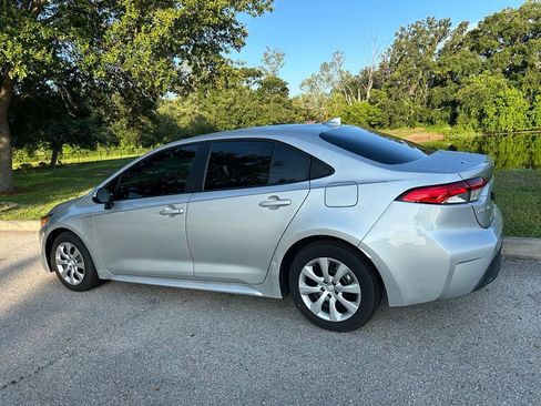 Used 2025 Toyota Corolla LE w/ Convenience Package FWD image 4