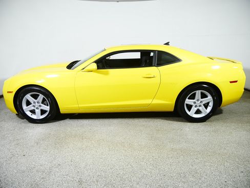 Used 2012 Chevrolet Camaro LT RWD image 4