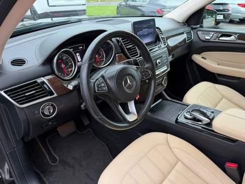 Used 2019 Mercedes-Benz GLS 450 4MATIC image 16