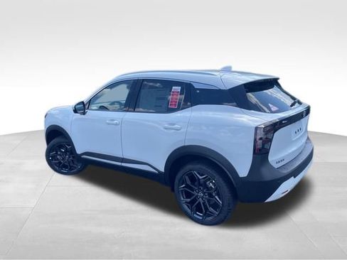 New 2025 Nissan Kicks SR image 6