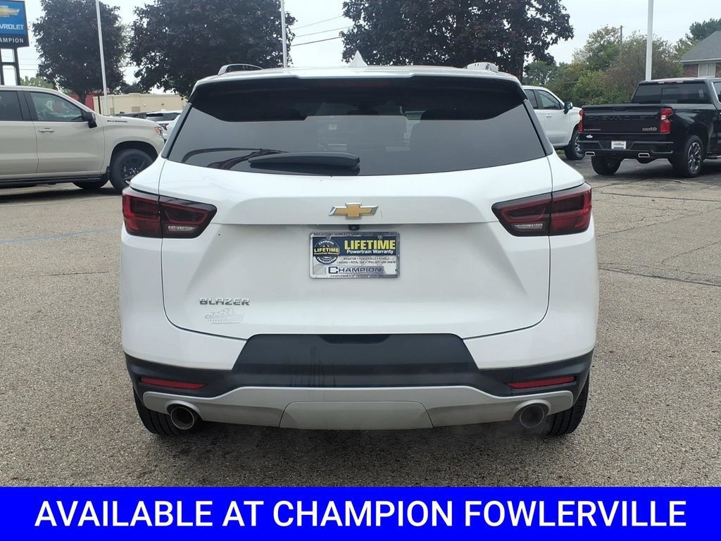 Used 2023 Chevrolet Blazer LT FWD image 6