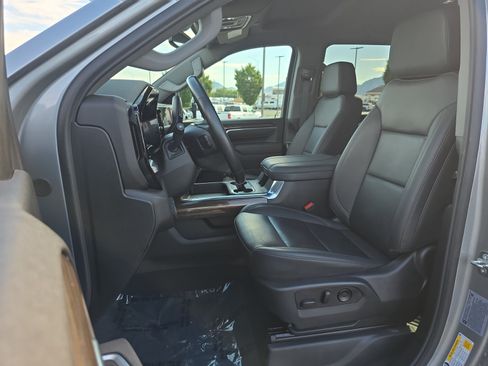 Used 2025 Chevrolet Silverado 2500 LT w/ Trail Boss Package AWD/4WD image 11