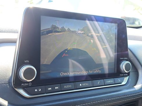 Used 2021 Nissan Rogue S image 21