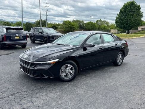 New 2026 Hyundai Elantra SE w/ Cargo Package FWD image 1