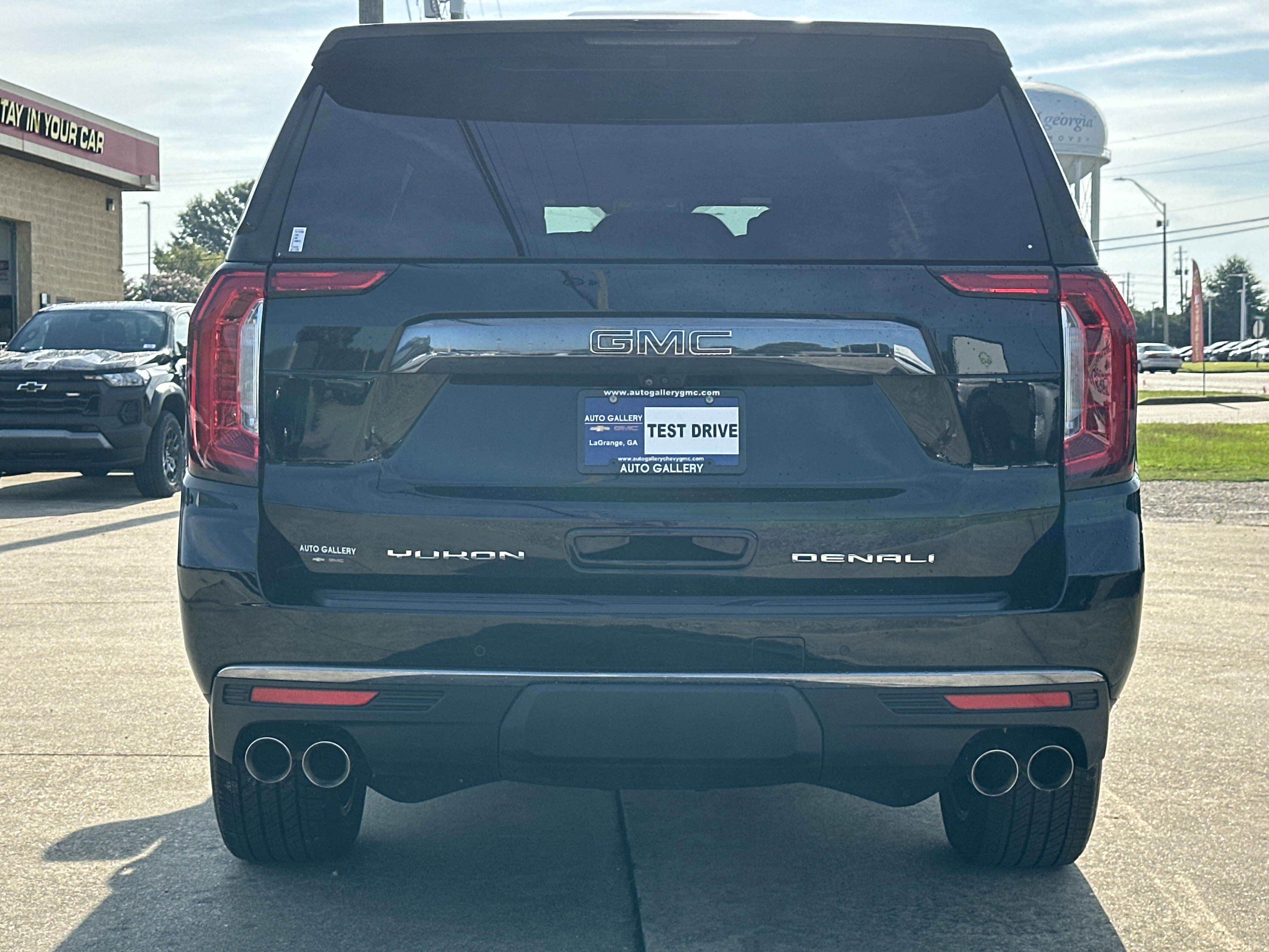 Certified 2023 GMC Yukon XL Denali Ultimate AWD/4WD image 7
