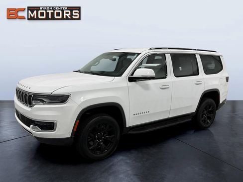 Used 2022 Jeep Wagoneer Series II w/ Convenience Group I AWD/4WD image 2