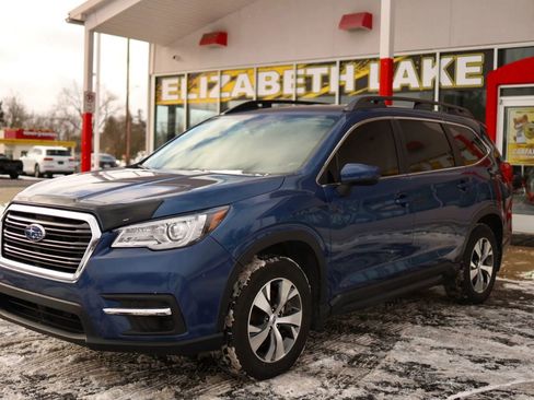 Used 2021 Subaru Ascent Premium w/ Convenience Package image 1