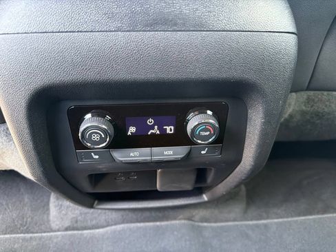 Used 2026 Chevrolet Traverse High Country AWD/4WD image 18