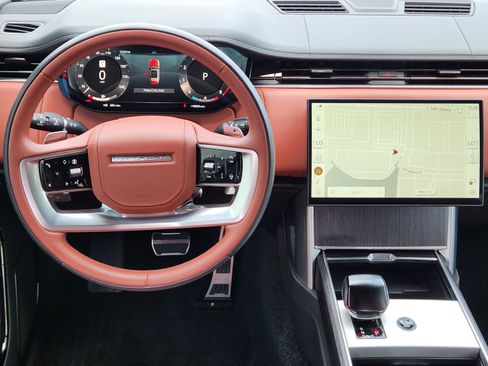 Certified 2025 Land Rover Range Rover SV AWD/4WD image 21