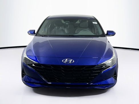 Used 2023 Hyundai Elantra SEL w/ Convenience Package image 2