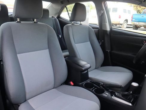 Used 2017 Toyota Corolla L FWD image 32
