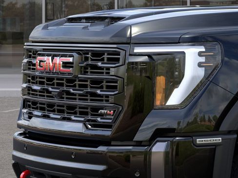 Used 2025 GMC Sierra 3500 AT4 w/ AT4 Premium Plus Package AWD/4WD image 13