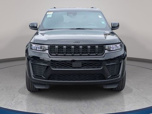 New 2026 Jeep Grand Cherokee Altitude AWD/4WD image 2
