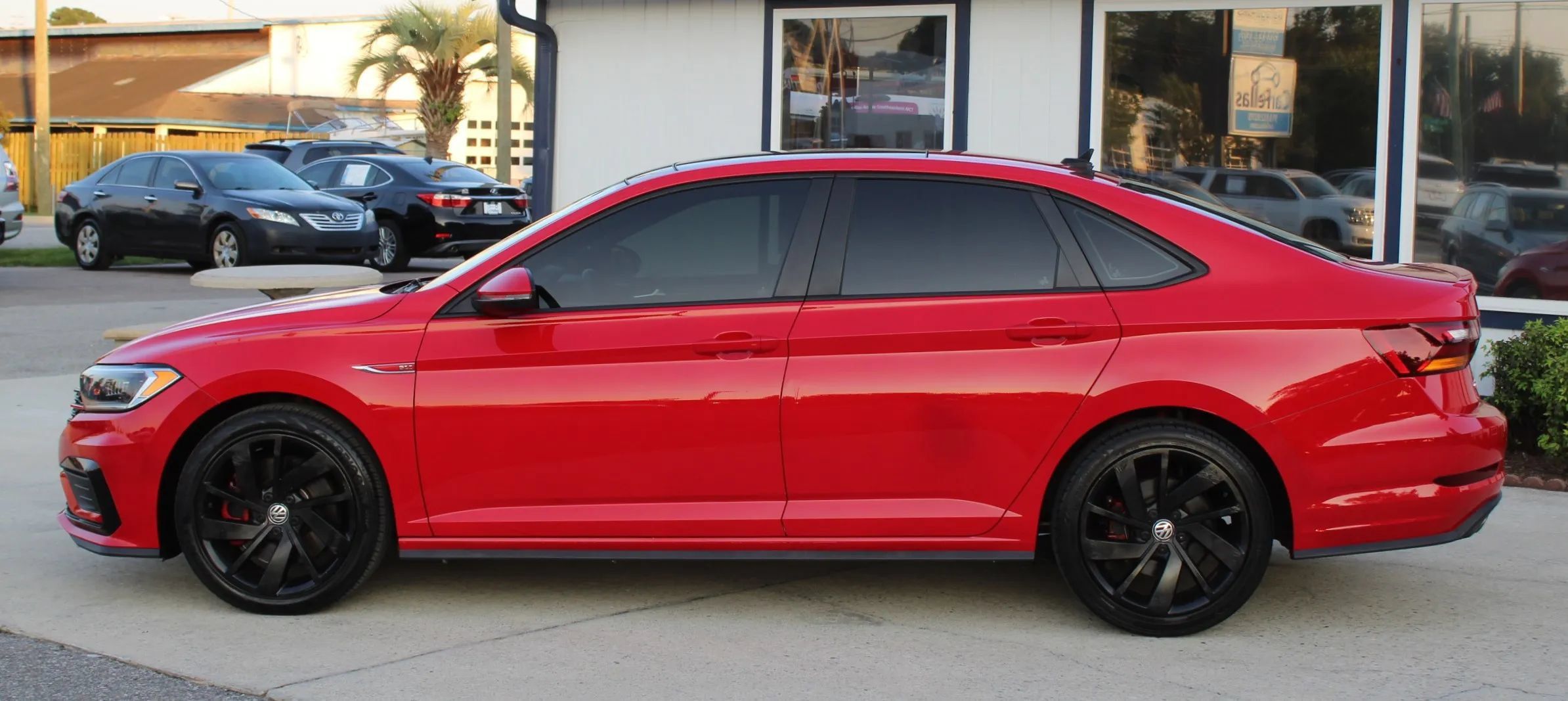 Used 2019 Volkswagen Jetta GLI Autobahn FWD image 2