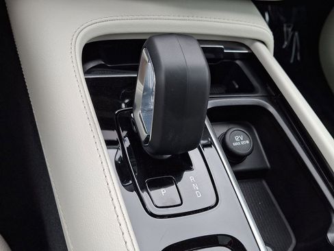 Certified 2023 Volvo XC90 B6 Plus AWD/4WD image 17