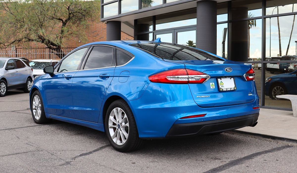 Used 2019 Ford Fusion SE FWD image 9