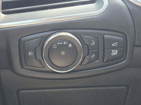 Used 2020 Ford Edge Titanium w/ Equipment Group 301A FWD image 12