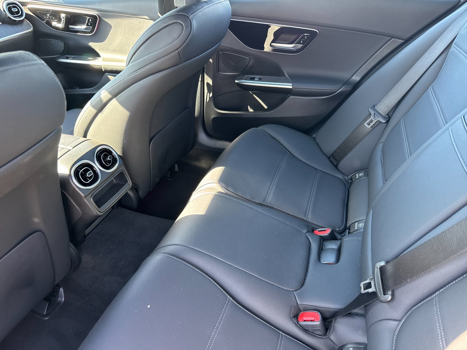 Used 2024 Mercedes-Benz C 300 Sedan image 9